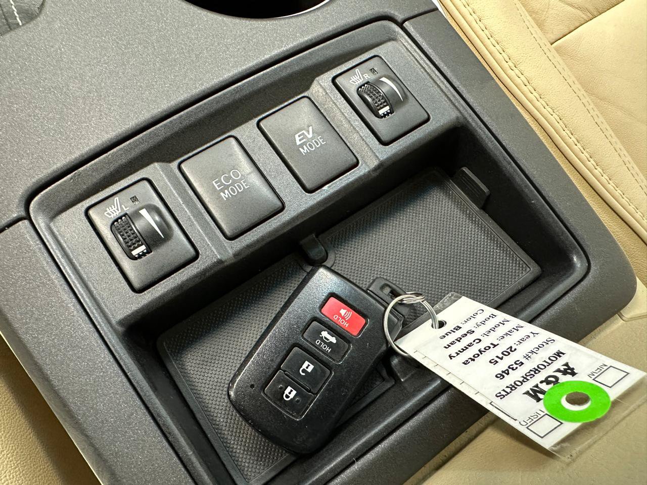 Used 2015 Toyota Camry XLE w/ Moonroof Package FWD image 35