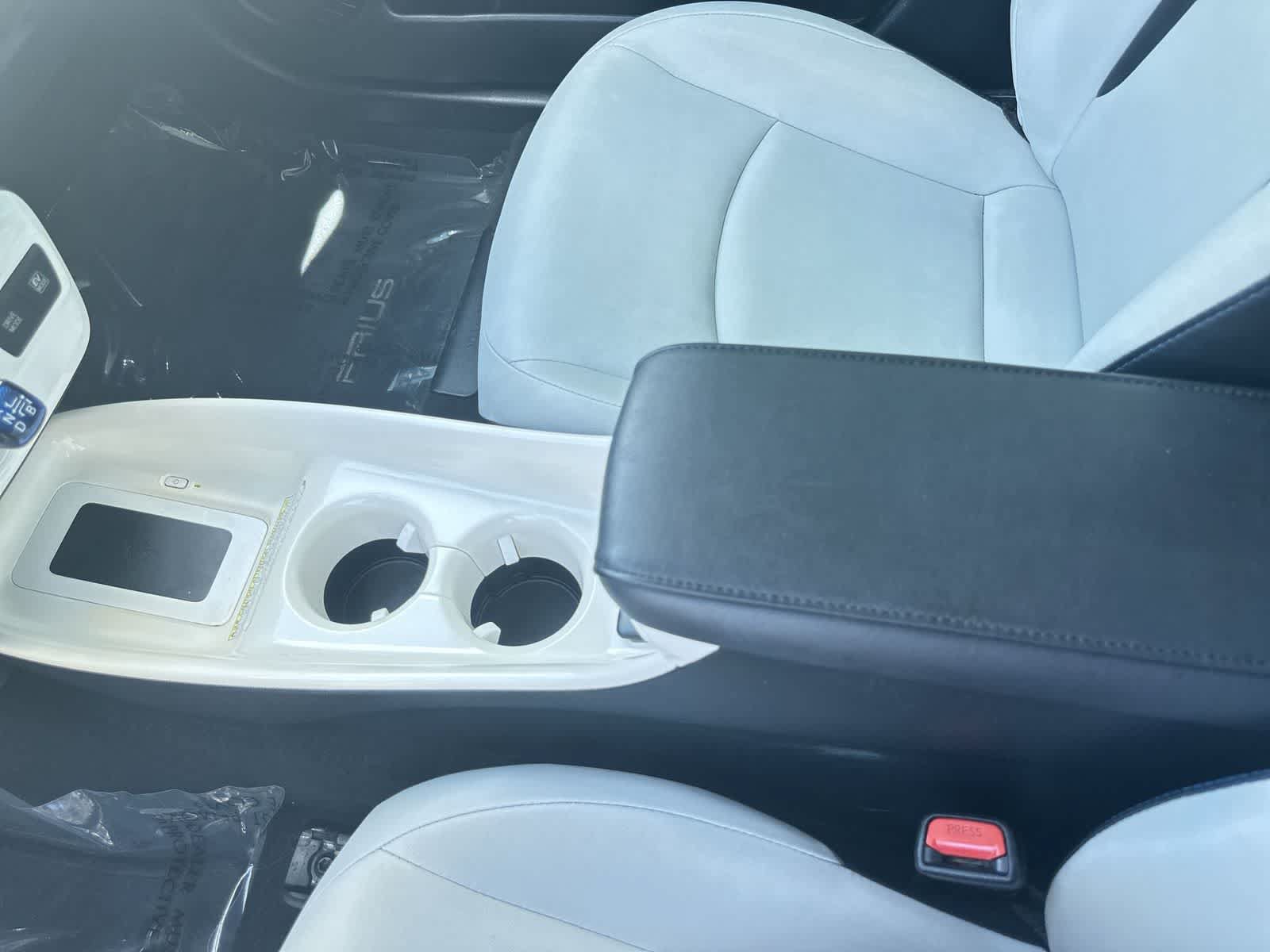 Used 2018 Toyota Prius Three Touring FWD image 20