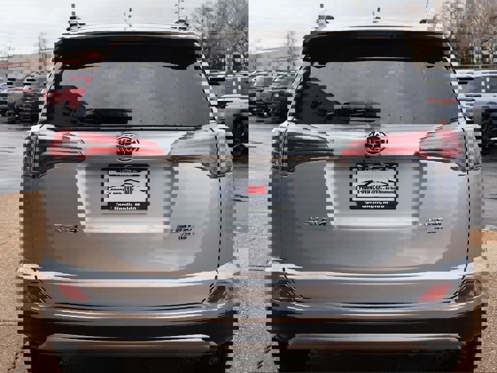 Used 2017 Toyota RAV4 Limited image 5