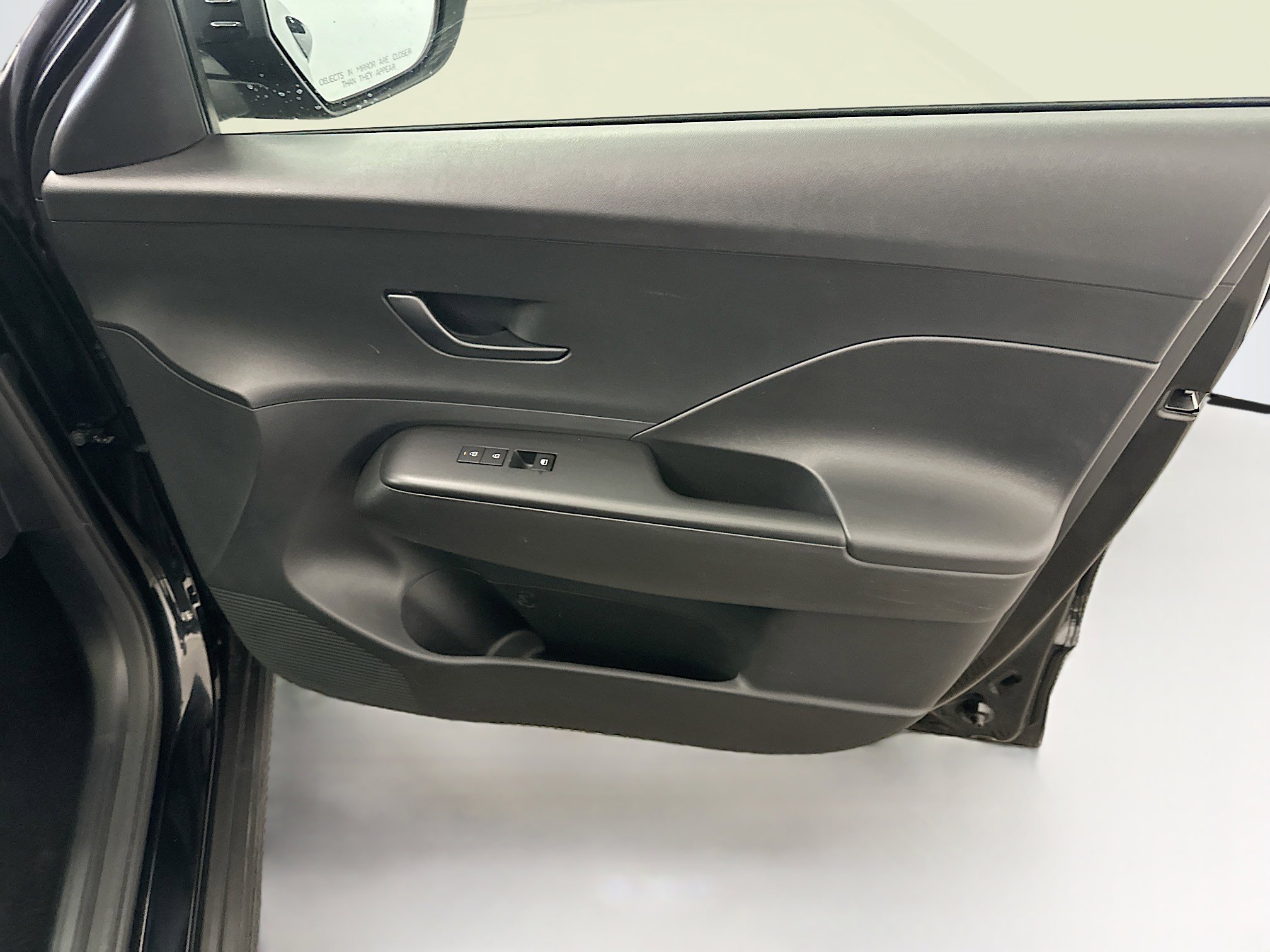 Used 2025 Hyundai Kona SEL image 32