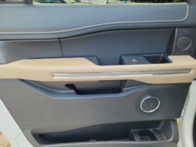 Used 2024 Ford Expedition Max Limited RWD image 19