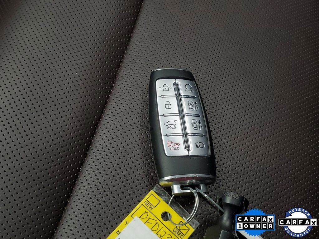 Used 2023 Genesis GV70 2.5T w/ Advanced Package image 26