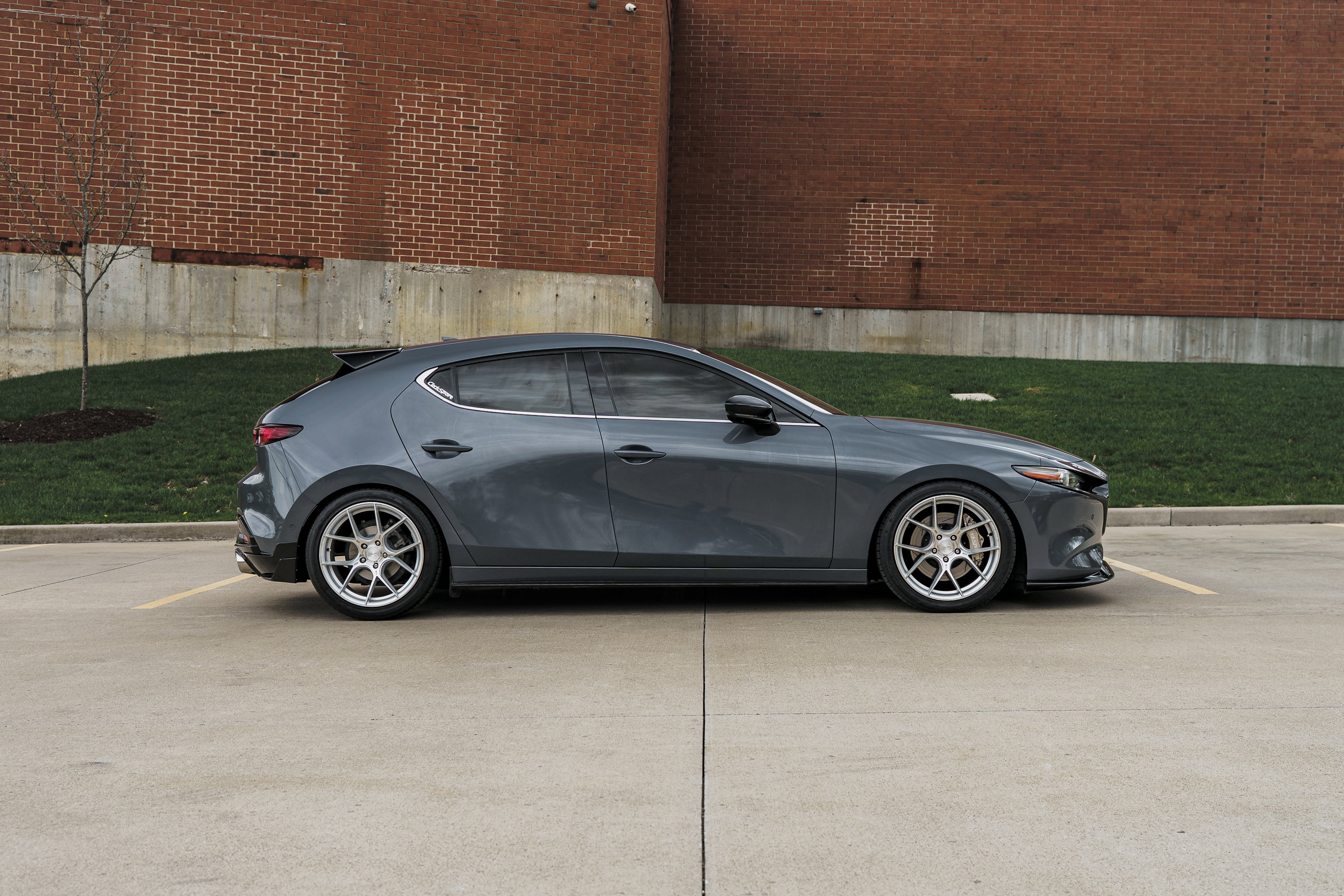 Used 2021 MAZDA MAZDA3 Hatchback w/Premium Plus Pkg image 3