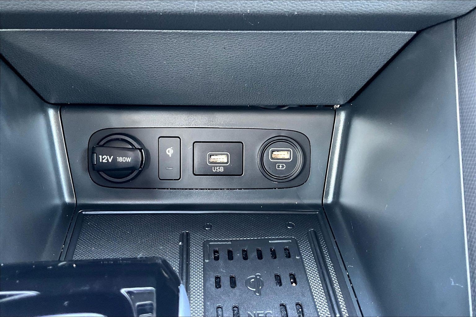 Used 2022 Hyundai Sonata Limited w/ Cargo Package FWD image 26