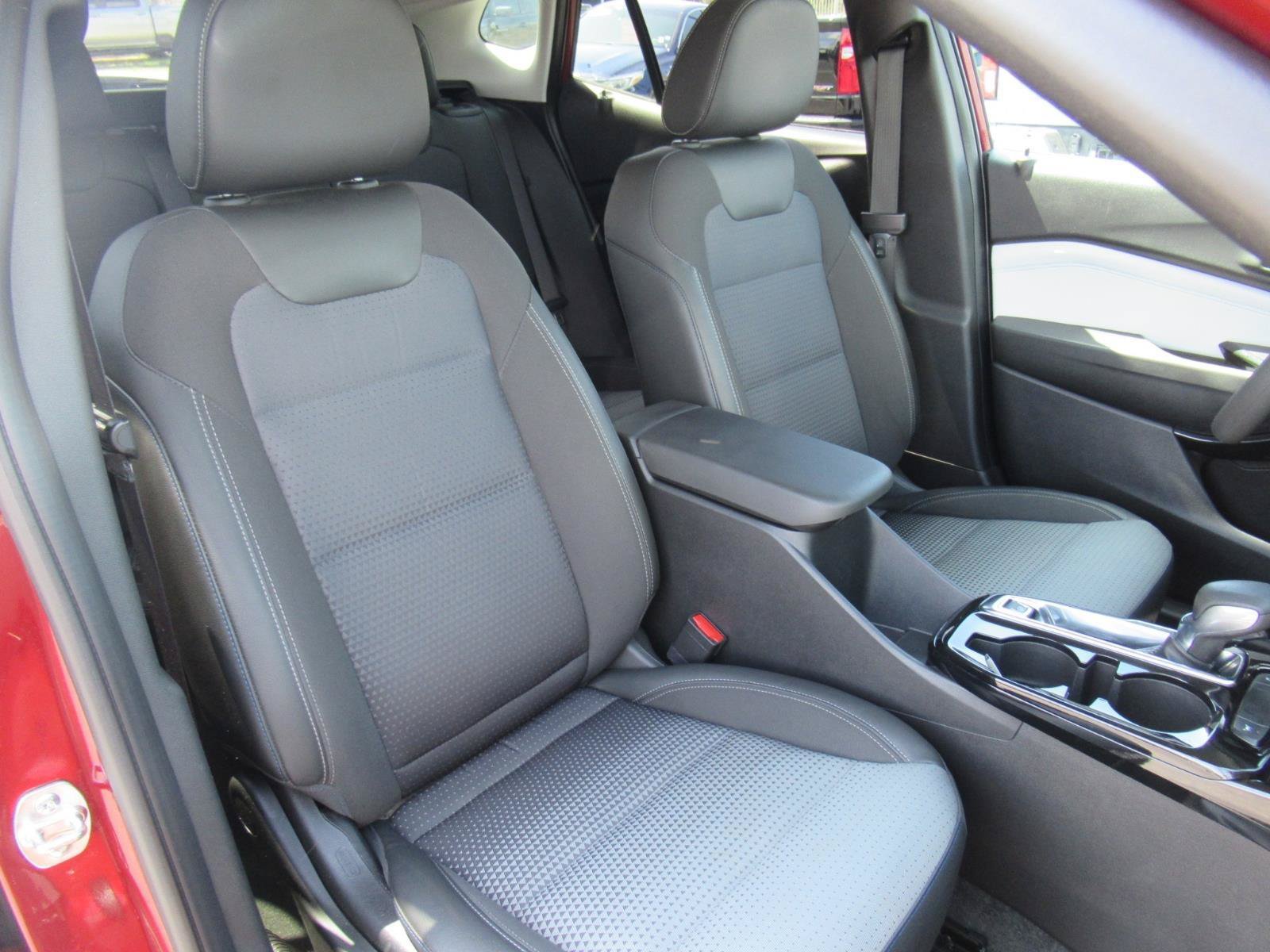 Certified 2024 Chevrolet Trax LT FWD image 9