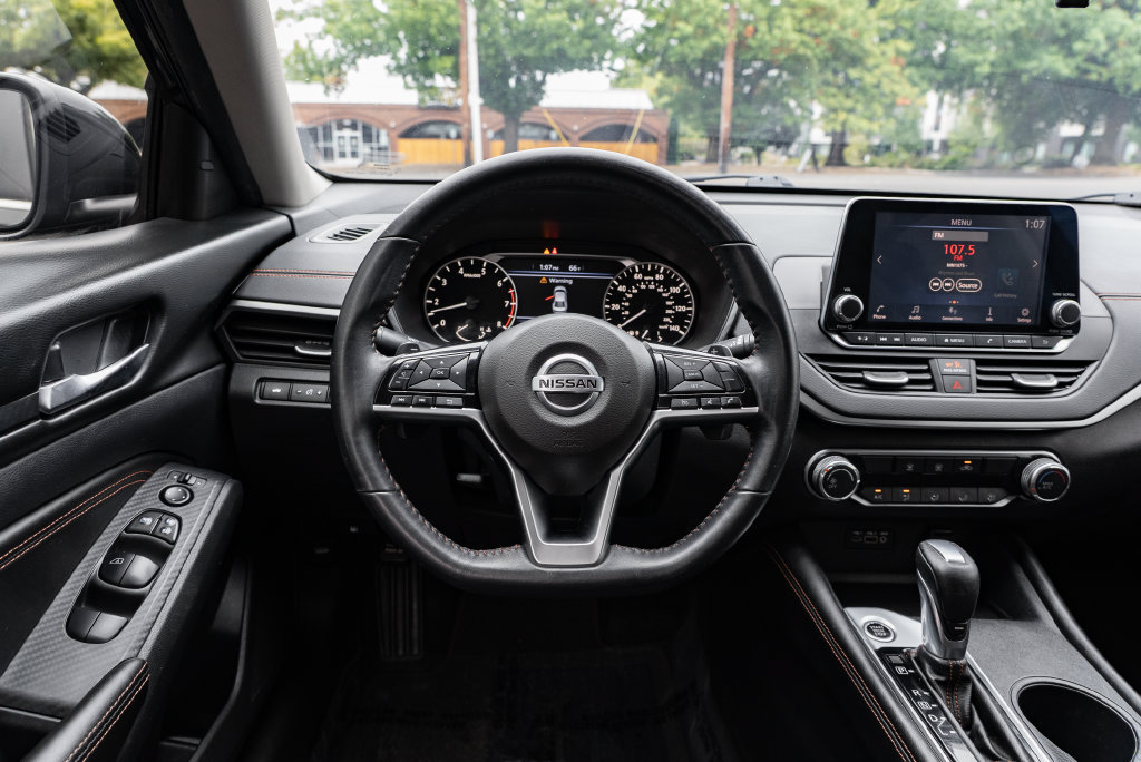 Used 2020 Nissan Altima 2.5 SR FWD image 12