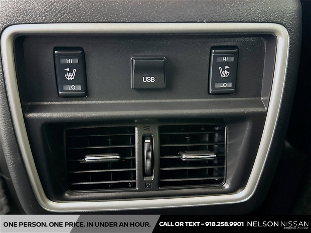 Used 2016 Nissan Murano Platinum w/ Platinum Technology Package image 27