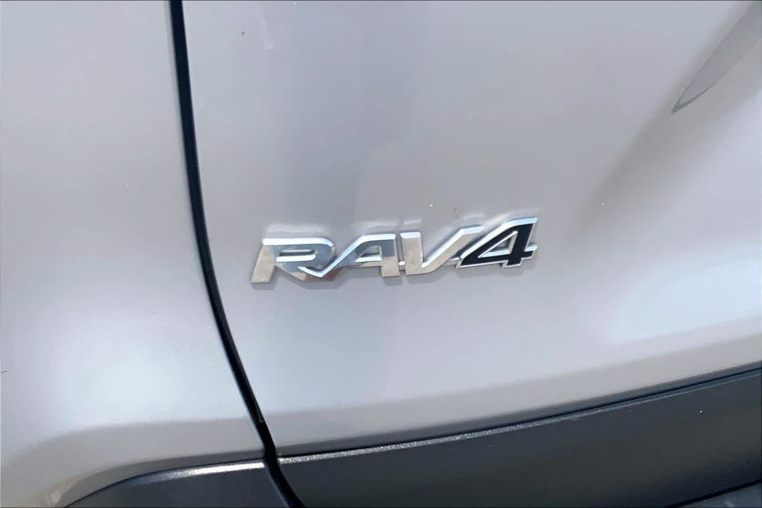 Used 2025 Toyota RAV4 XLE FWD image 58