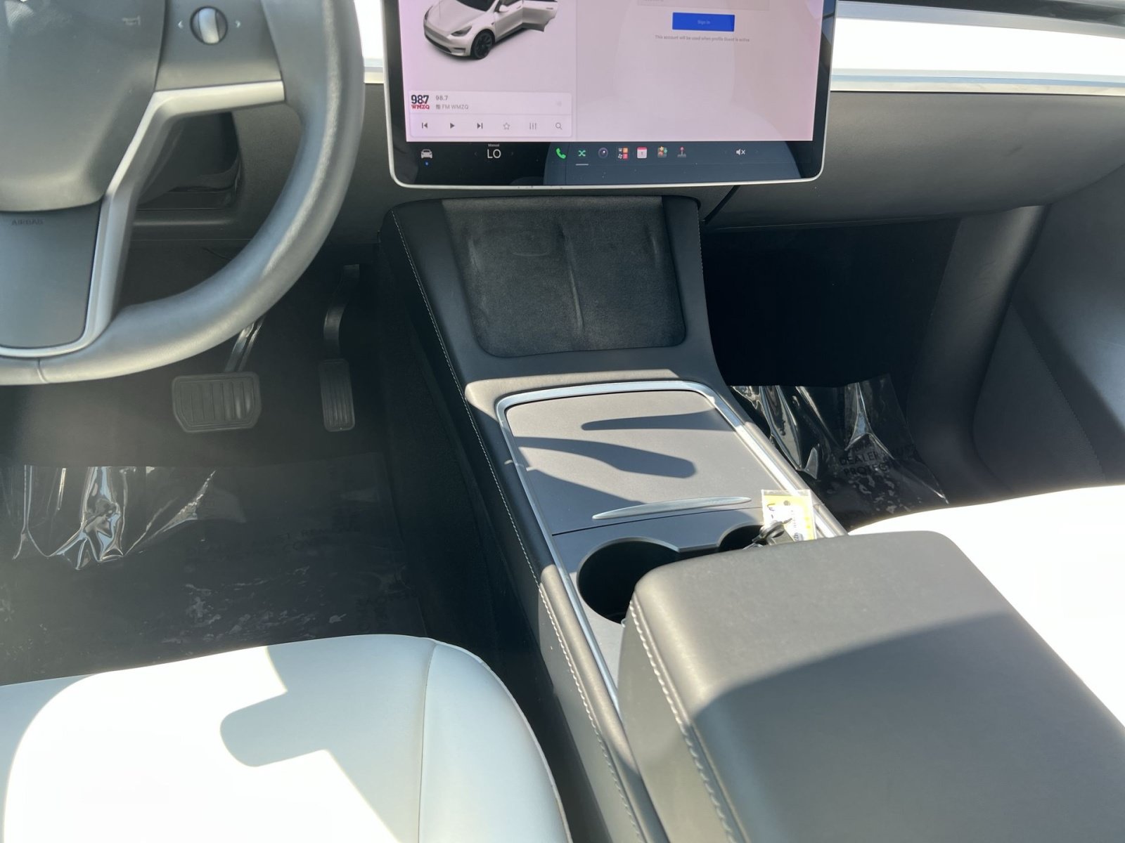Used 2021 Tesla Model Y Long Range AWD/4WD image 23