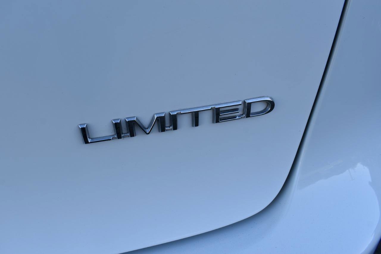 Used 2020 Chrysler Pacifica Limited image 55