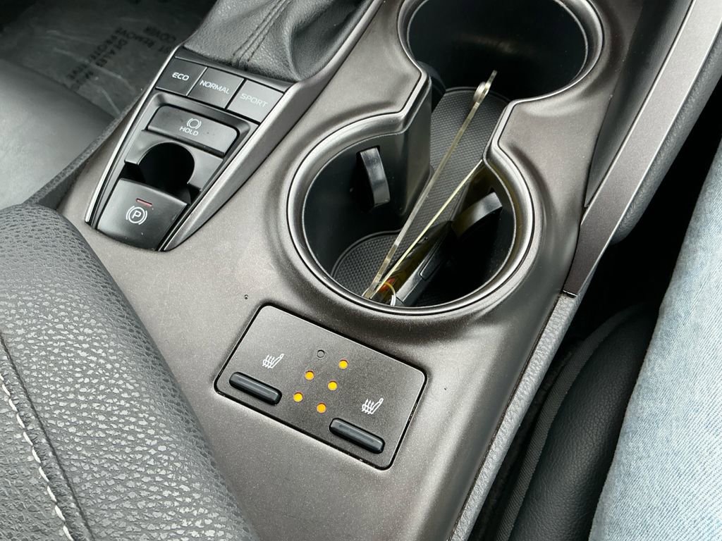 Used 2023 Toyota Camry XSE image 18