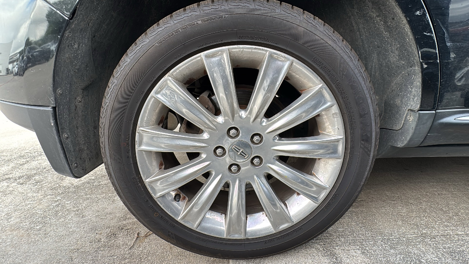 Used 2013 Lincoln MKX FWD image 18