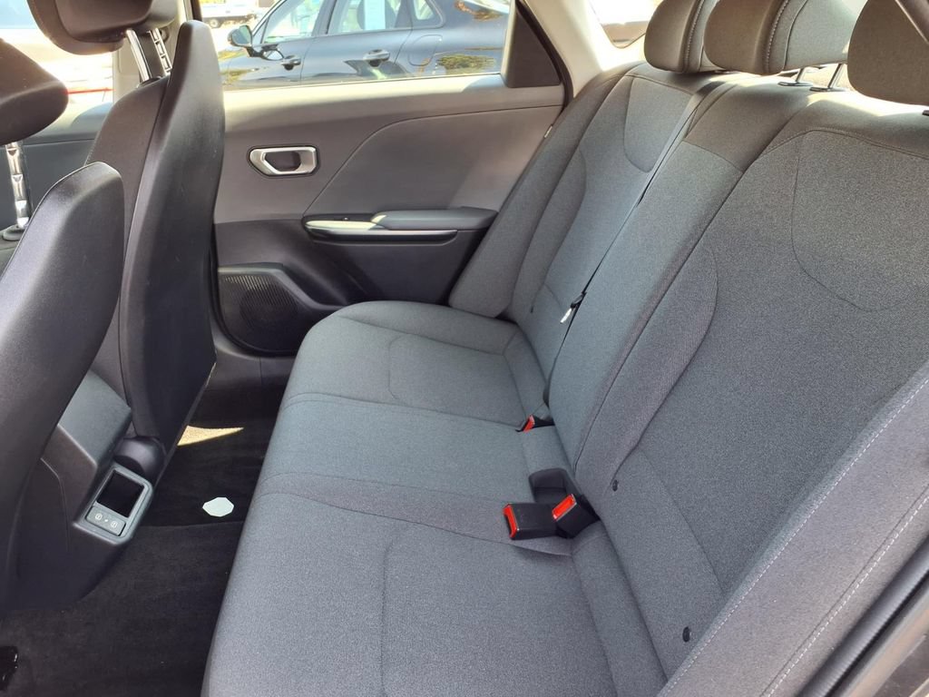 Used 2025 Kia K4 FWD image 8