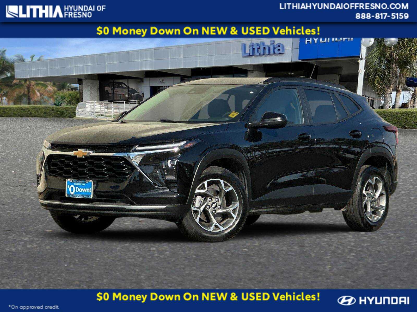 Used 2025 Chevrolet Trax LT FWD image 1