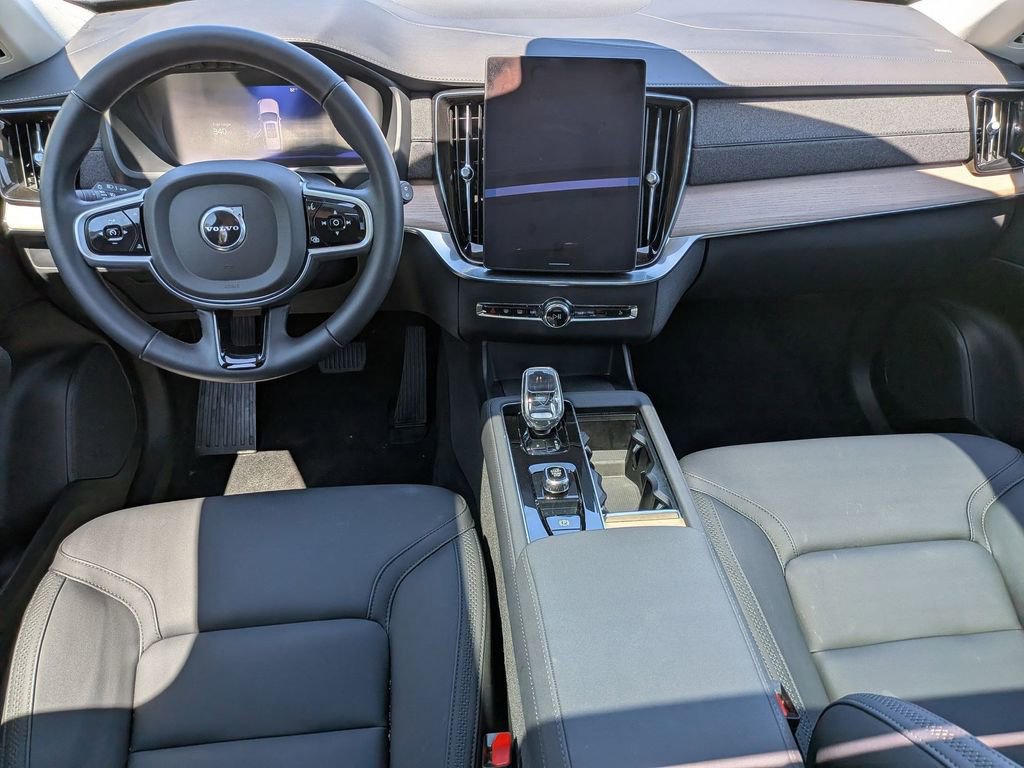 Used 2025 Volvo XC90 B6 Plus AWD/4WD image 22
