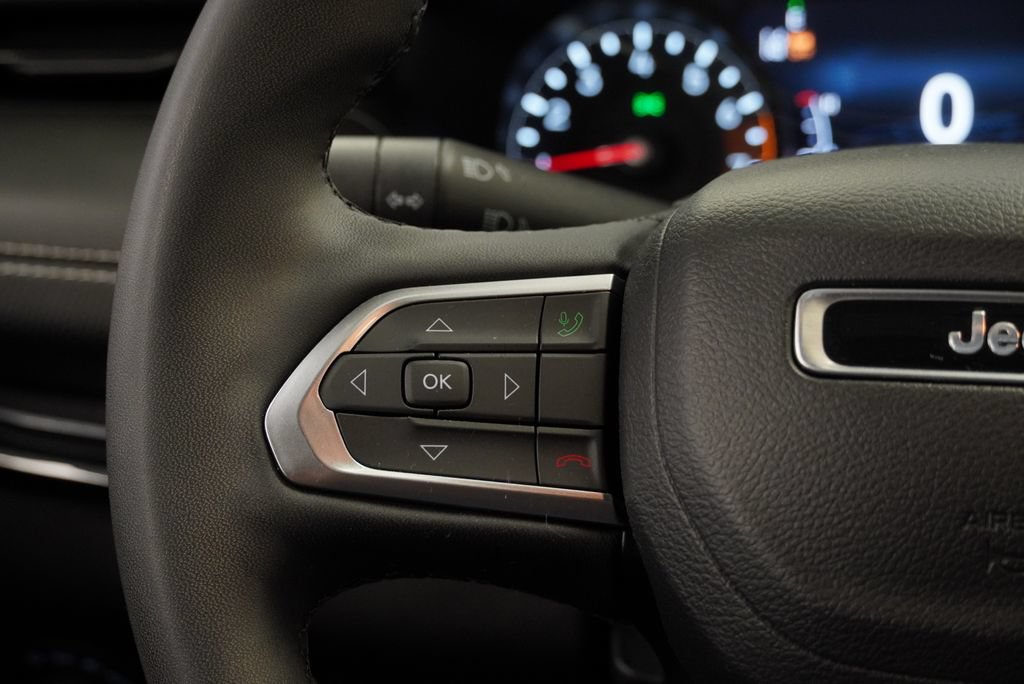 Used 2023 Jeep Compass Latitude w/ Convenience Group AWD/4WD image 21