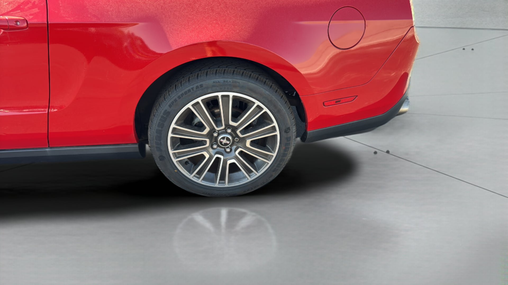 Used 2010 Ford Mustang GT RWD image 38