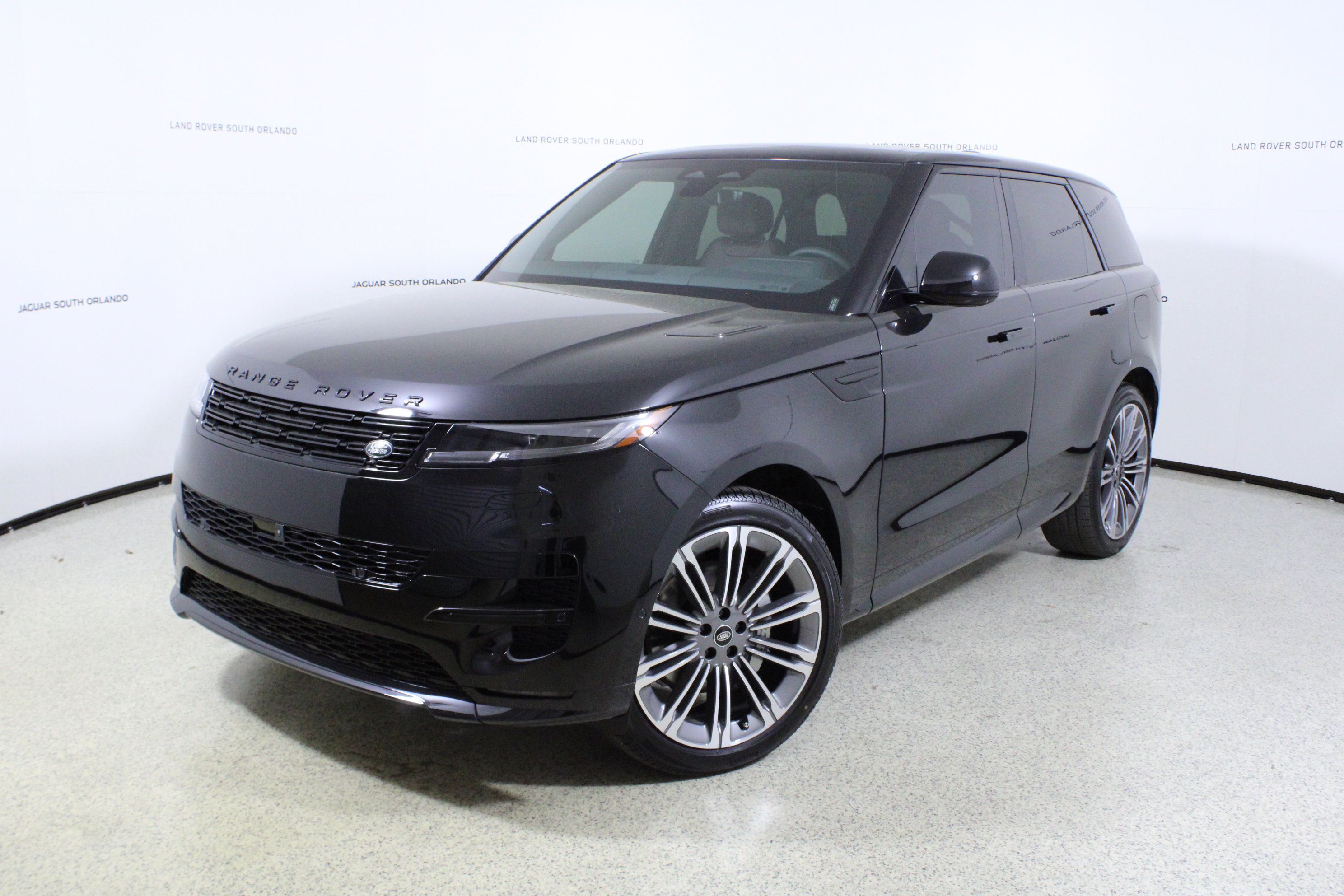 New 2025 Land Rover Range Rover Sport Dynamic SE image 1