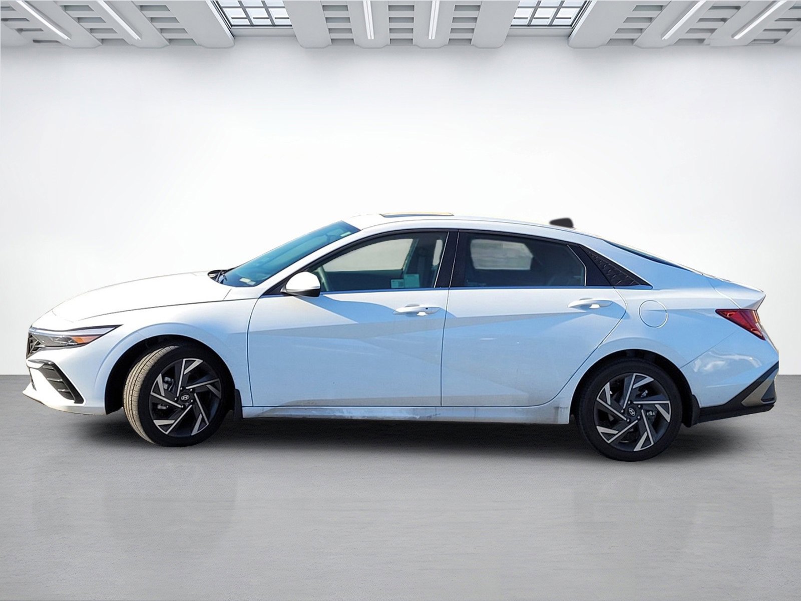 Certified 2025 Hyundai Elantra SEL image 14