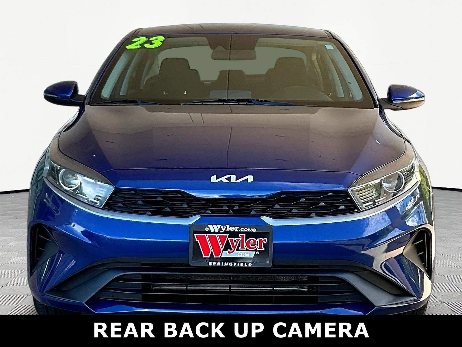 Used 2023 Kia Forte LXS w/ LXS Technology Package FWD image 2