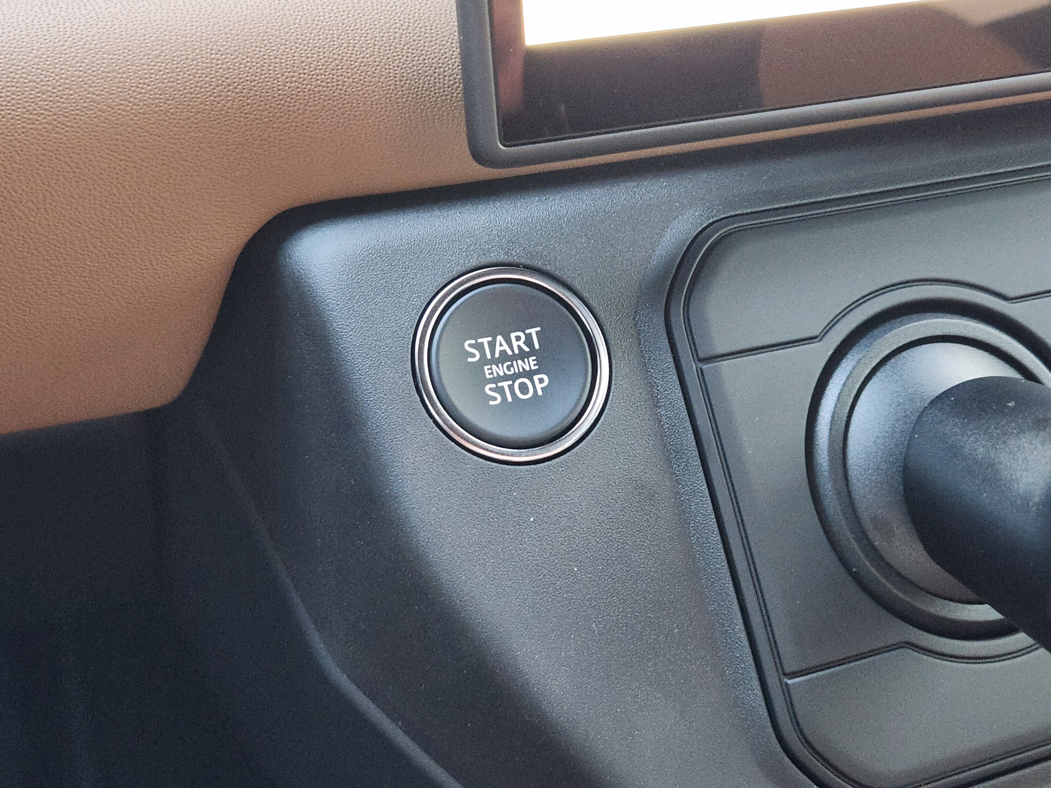 New 2026 Land Rover Defender 110 X-Dynamic SE image 19