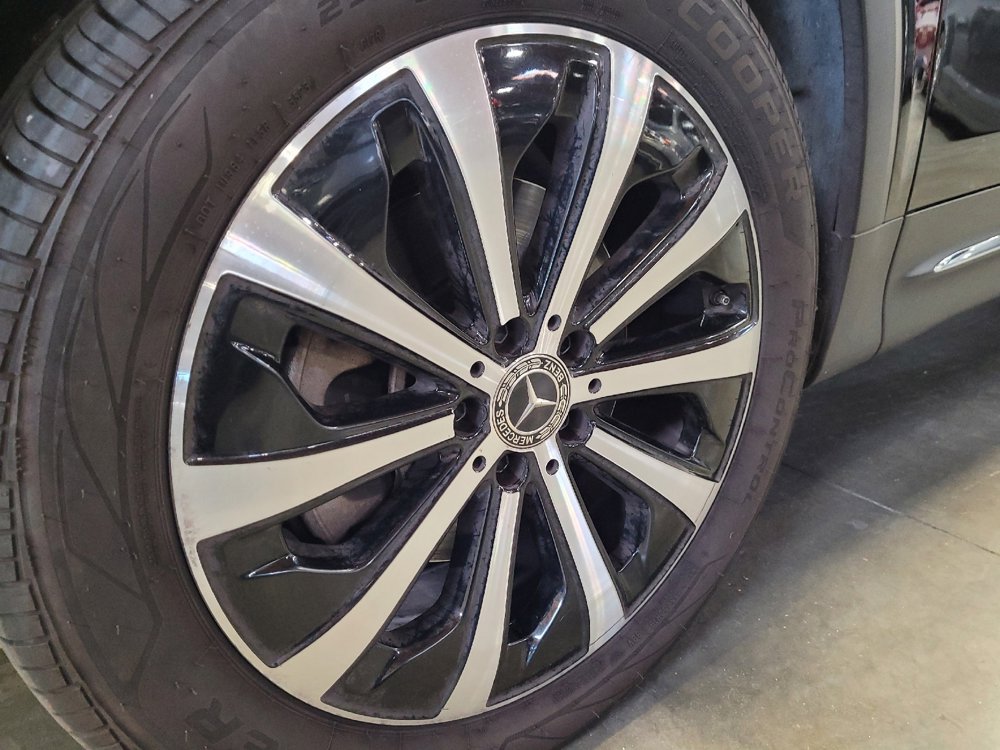 Used 2021 Mercedes-Benz GLB 250 w/ Premium Package image 31