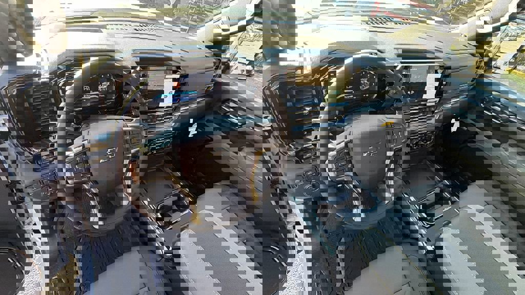 New 2026 Chevrolet Silverado 2500 ZR2 image 18