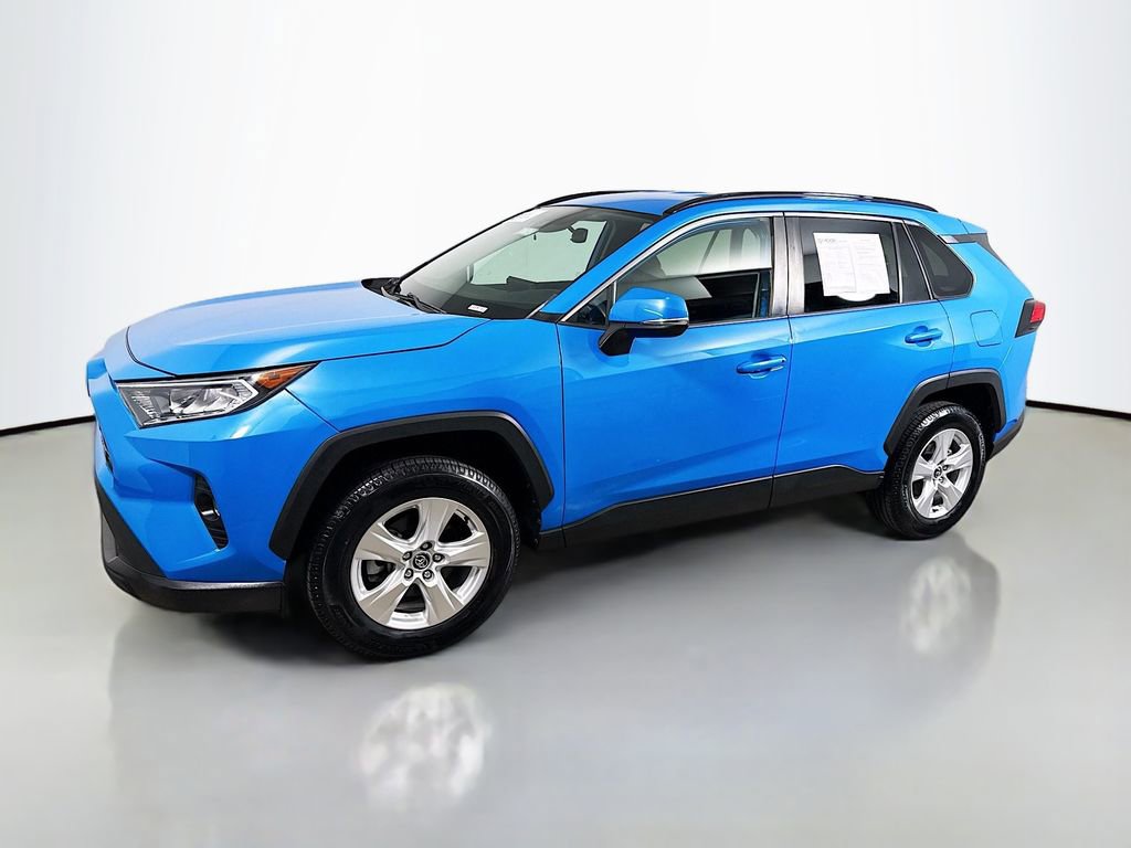 Used 2020 Toyota RAV4 XLE FWD image 3