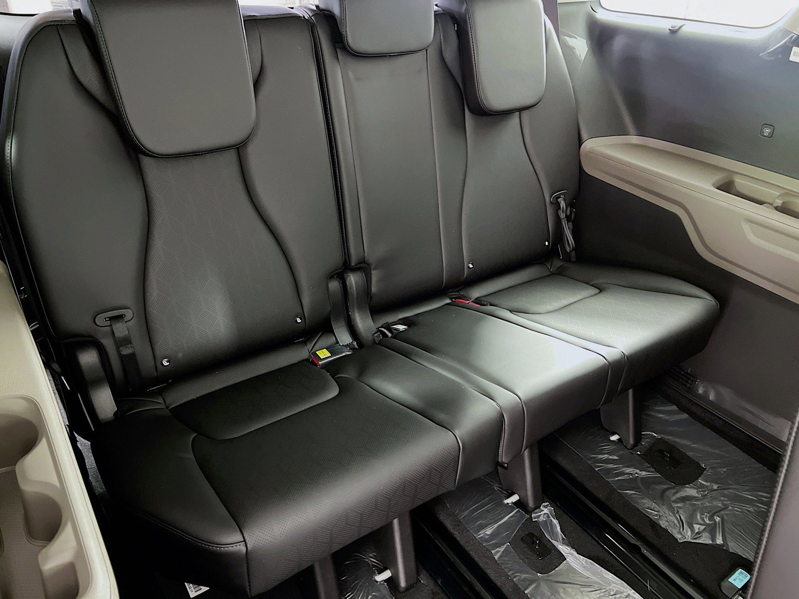 New 2025 Kia Carnival SX FWD image 25