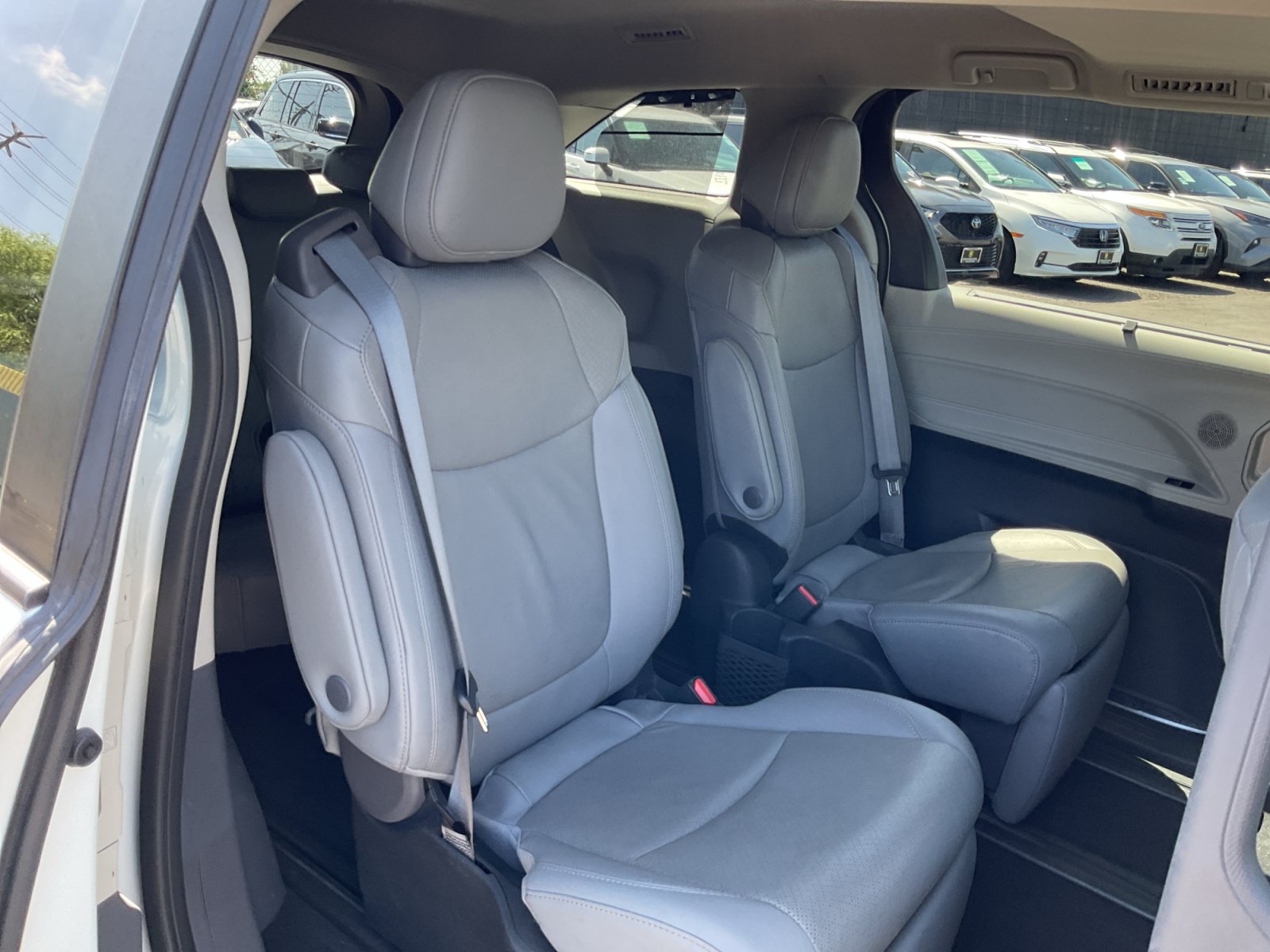 Used 2024 Toyota Sienna Limited FWD image 20