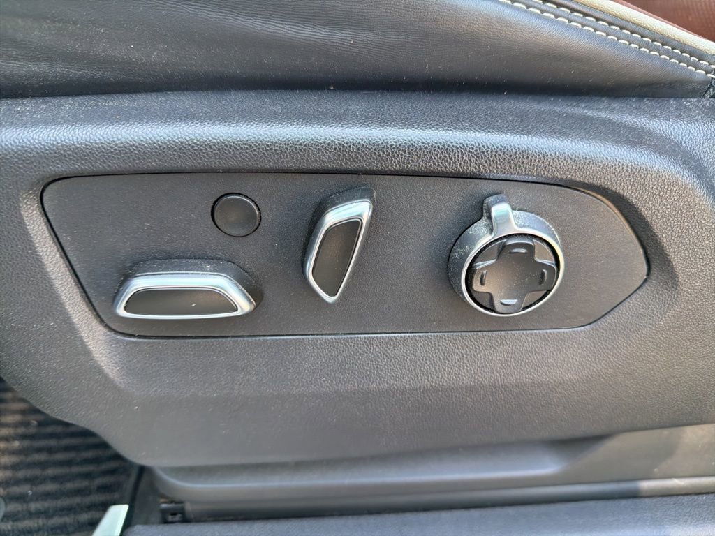 Used 2024 GMC Sierra 2500 Denali Ultimate AWD/4WD image 11