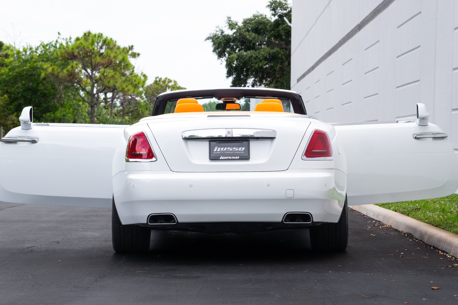 Used 2017 Rolls-Royce Dawn RWD image 72