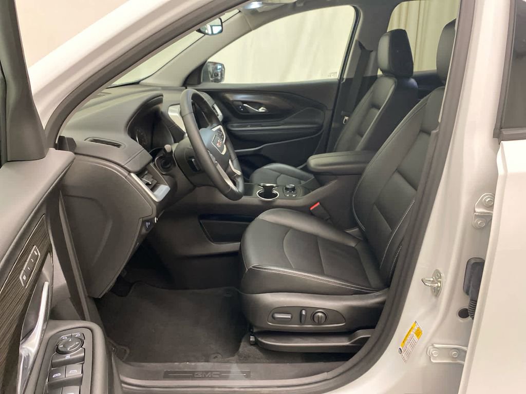 Used 2024 GMC Terrain SLT image 14
