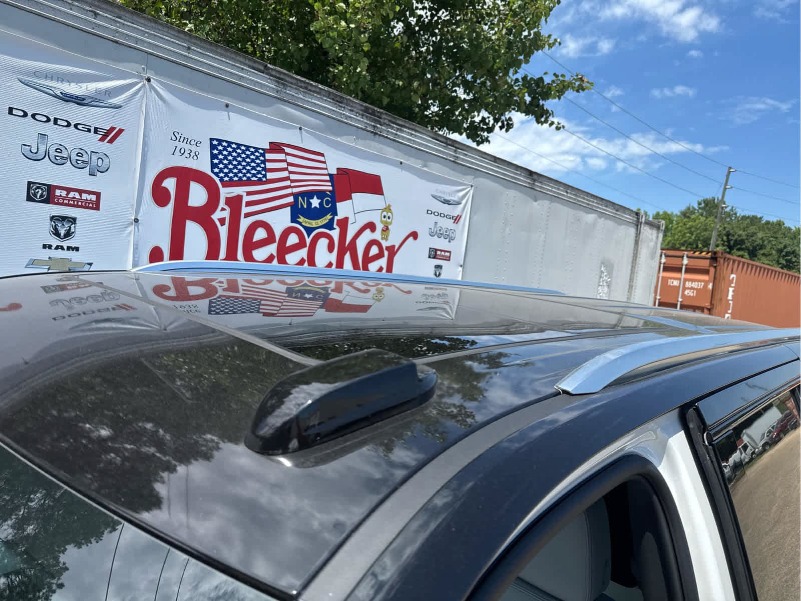New 2025 Chevrolet Suburban Premier RWD image 17