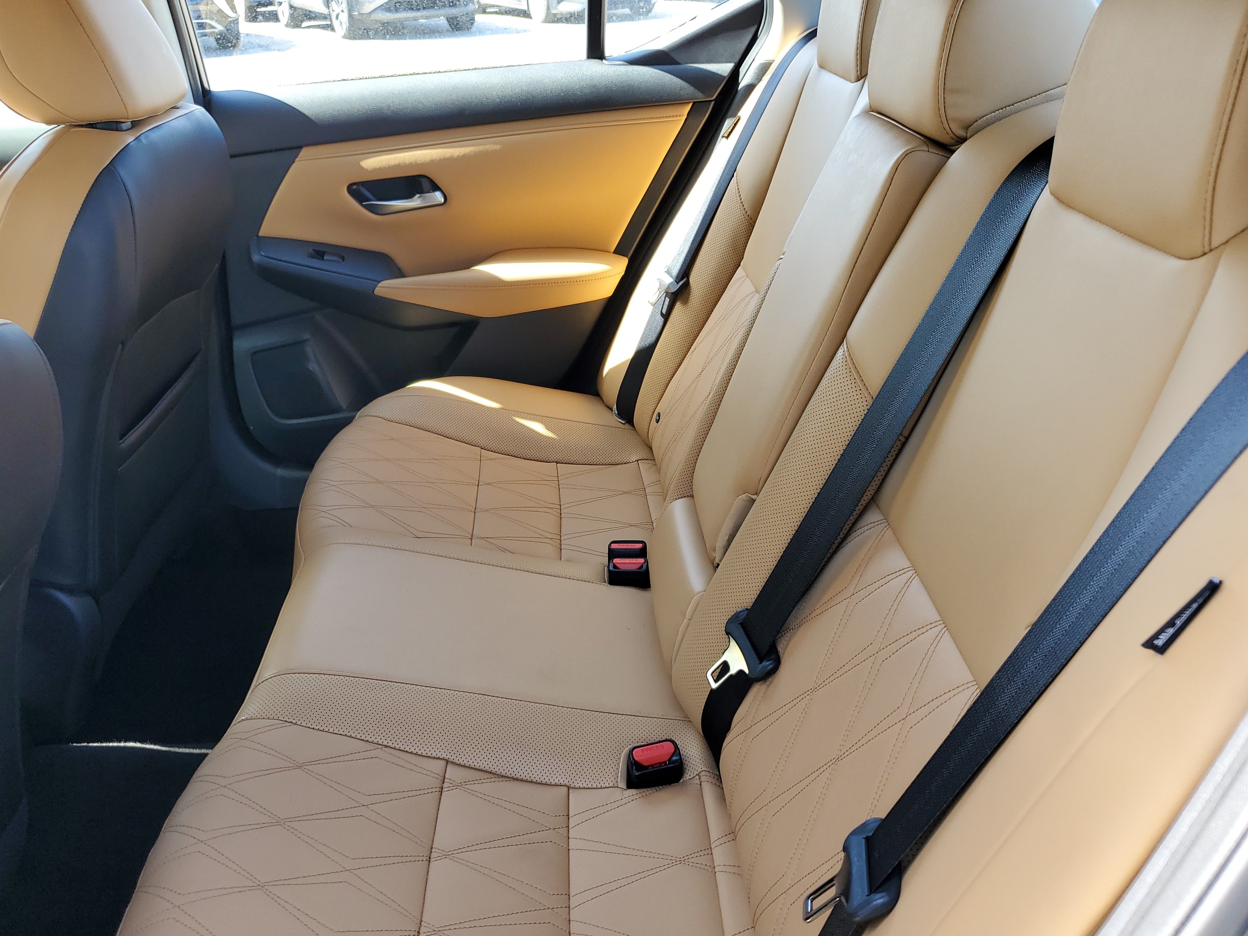 Used 2023 Nissan Sentra SV w/ SV Premium Package FWD image 7