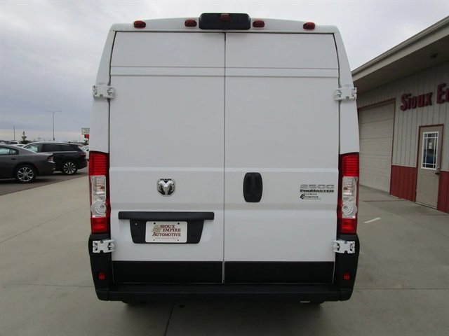 Used 2025 RAM ProMaster 2500 w/ Convenience Group image 8