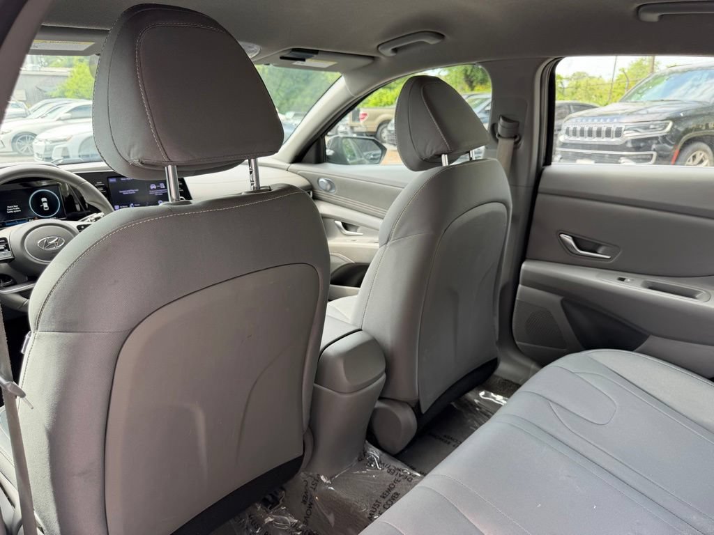 Used 2022 Hyundai Elantra SEL w/ Convenience Package FWD image 19