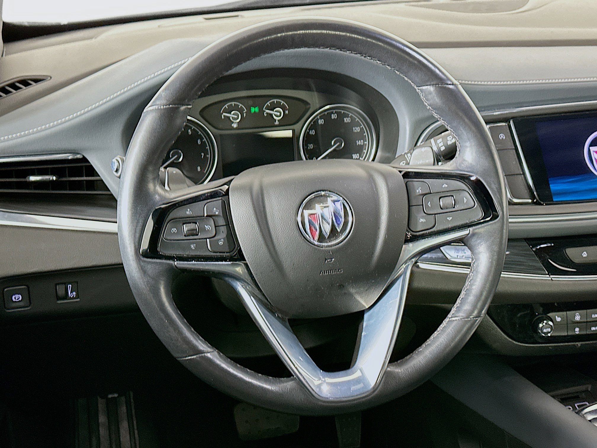 Used 2024 Buick Enclave Essence image 18