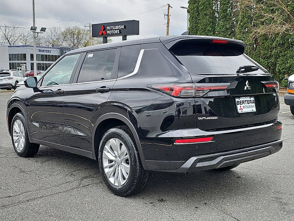 New 2026 Mitsubishi Outlander ES AWD/4WD image 3