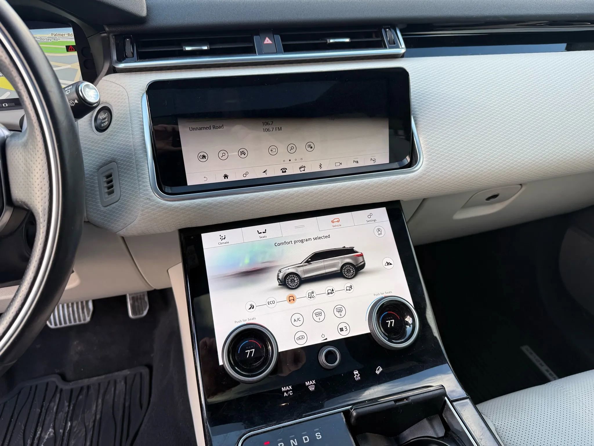 Used 2020 Land Rover Range Rover Velar R-Dynamic S image 24