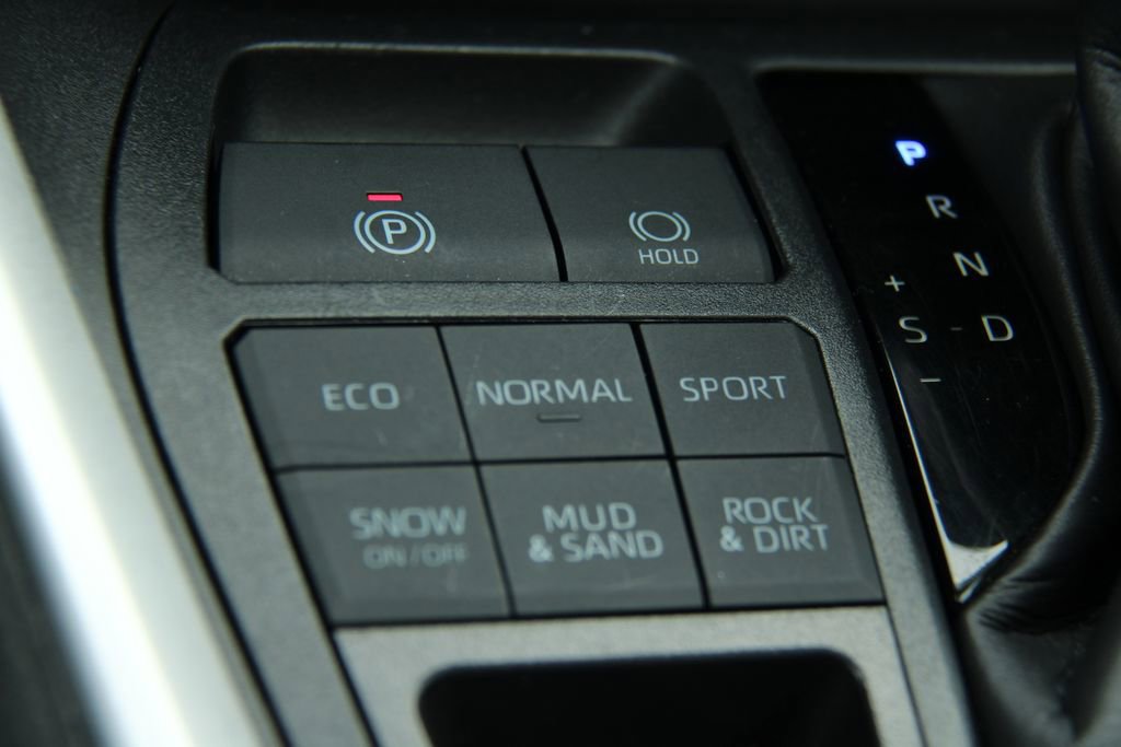 Used 2025 Toyota RAV4 XLE Premium image 23