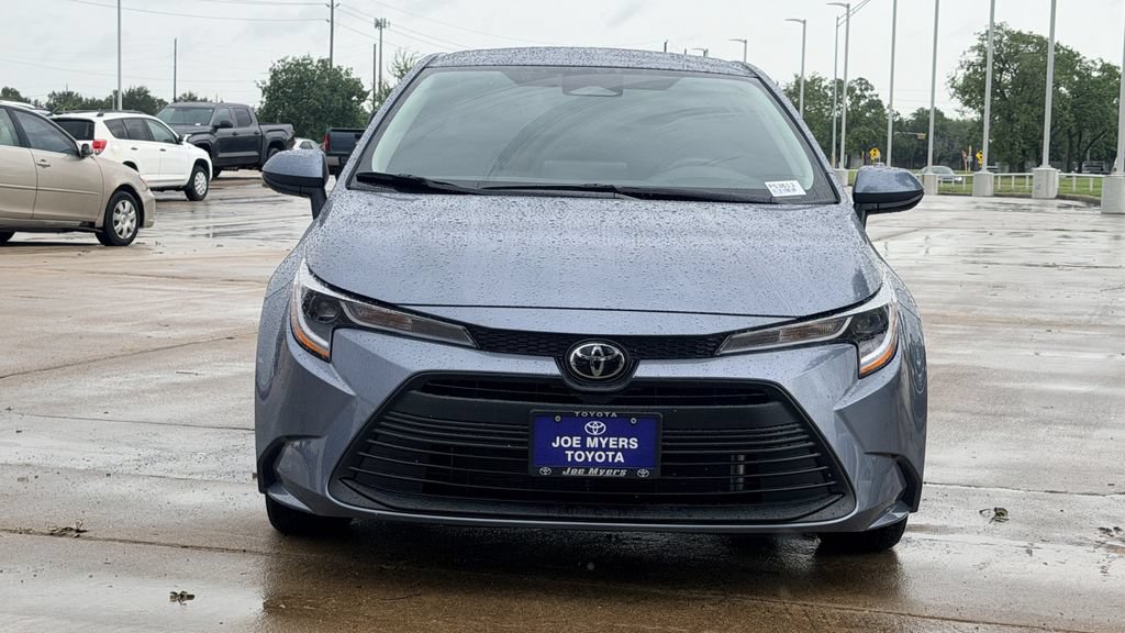 Used 2026 Toyota Corolla LE FWD image 3