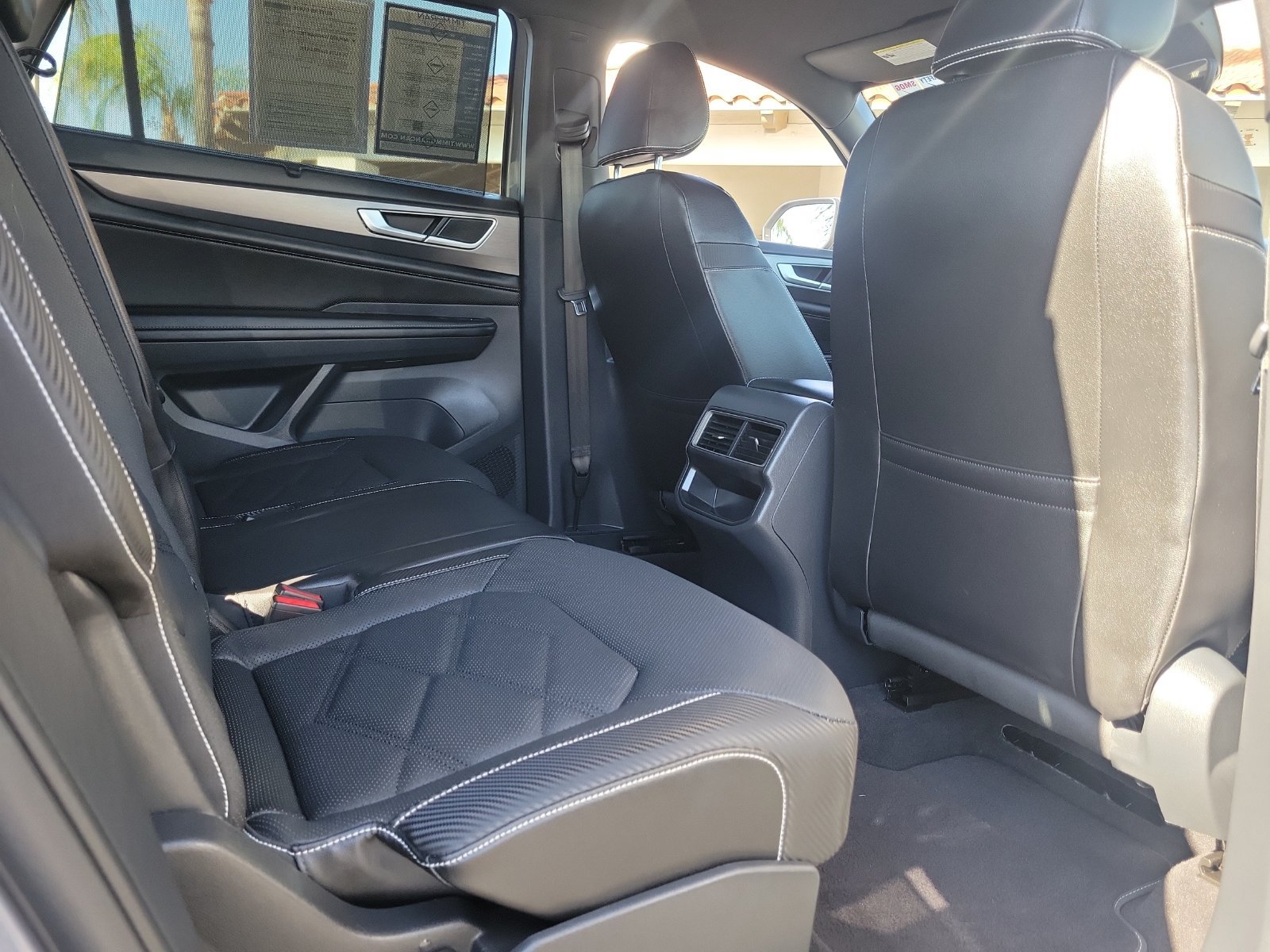 Used 2024 Volkswagen Atlas Cross Sport SE FWD image 24