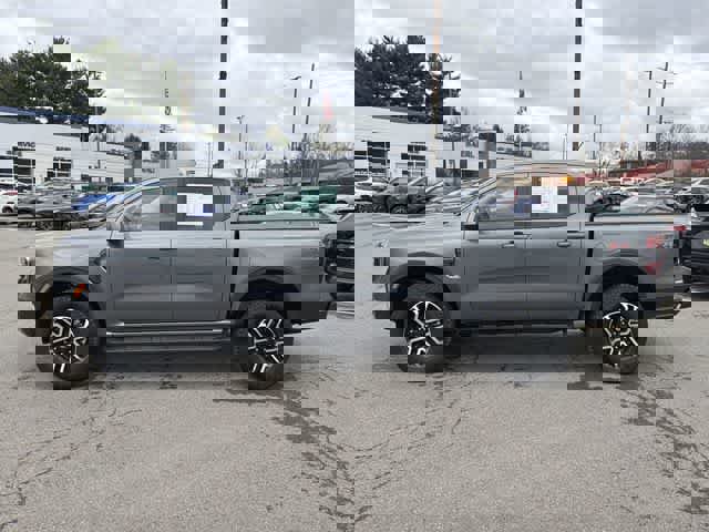 Used 2025 Ford Ranger Lariat w/ FX4 Off-Road Package image 2