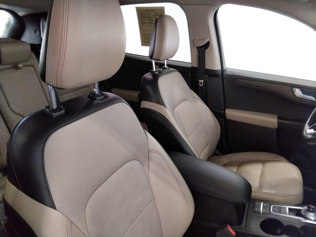 Used 2020 Ford Escape Titanium image 44