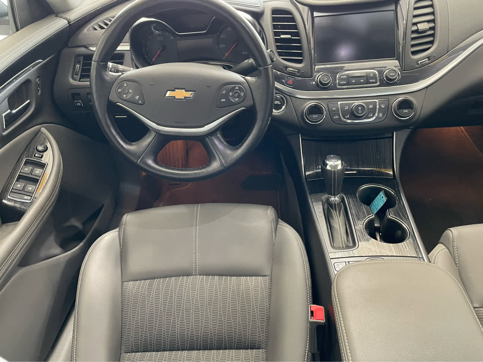 Used 2018 Chevrolet Impala LT w/ LT Convenience Package FWD image 12