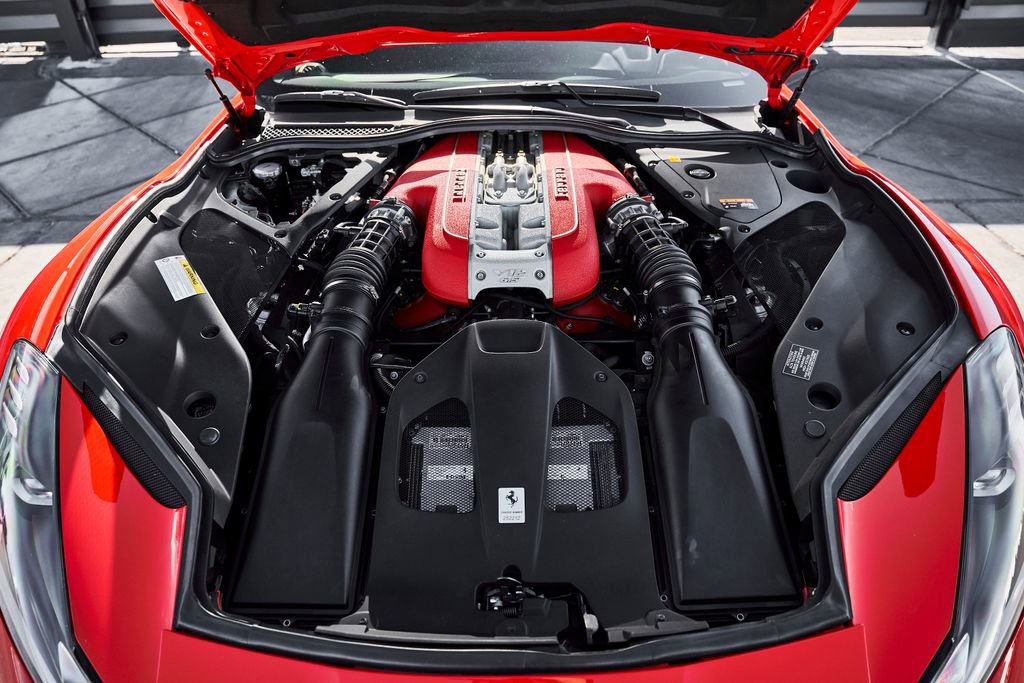 Used 2020 Ferrari 812 Superfast RWD image 17