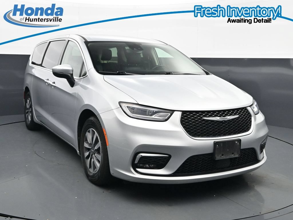 Used 2023 Chrysler Pacifica Touring-L