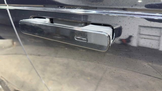 Used 2019 Land Rover Range Rover Velar AWD/4WD image 11