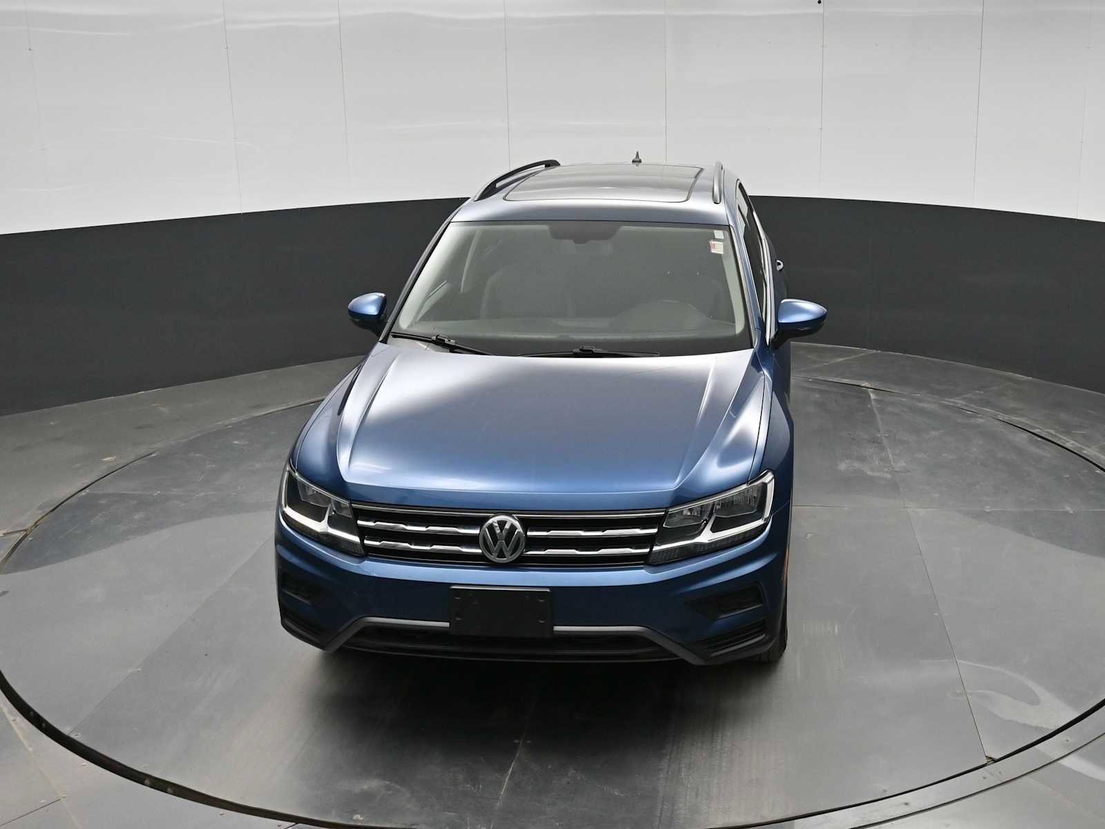 Used 2018 Volkswagen Tiguan SE AWD/4WD image 25